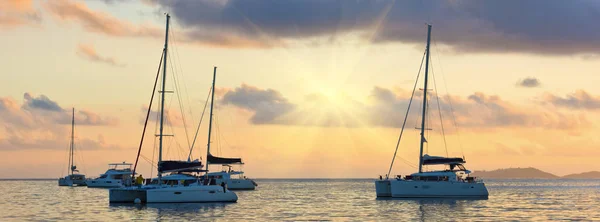 Fritids yachter på Indiska oceanen — Stockfoto