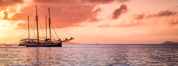 Fritids Yacht på Indiska oceanen — Stockfoto