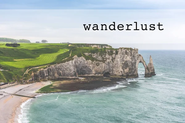 Inspirerande typografiska citat wanderlust — Stockfoto