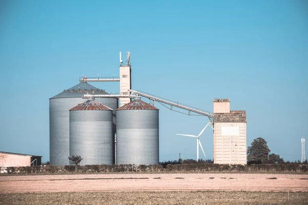 Silos de grano de granja para agricultura — Foto de Stock