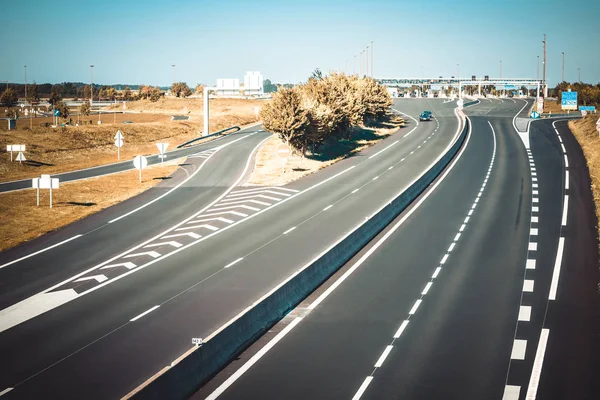 Autostrada Miltilane con pagamento pedaggio — Foto Stock