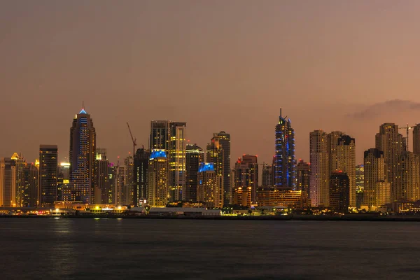 Noční panoráma města Dubaj, Spojené arabské emiráty — Stock fotografie
