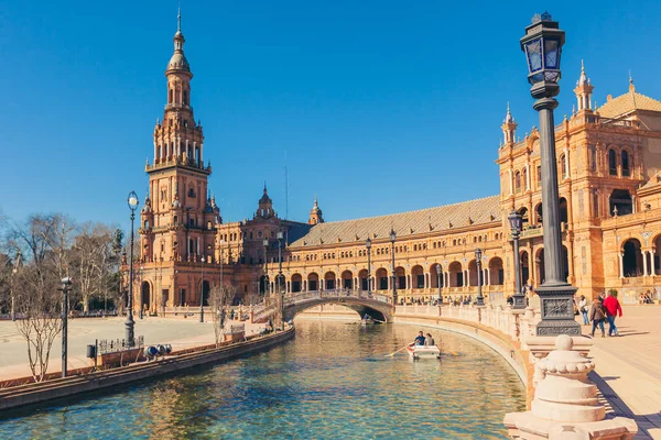 Kilátás a gyönyörű Plaza de Espana, Sevilla, Spanyolország — Stock Fotó