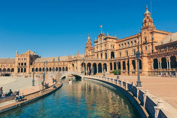 Vista de la hermosa Plaza de España, Sevilla, España — Foto de Stock