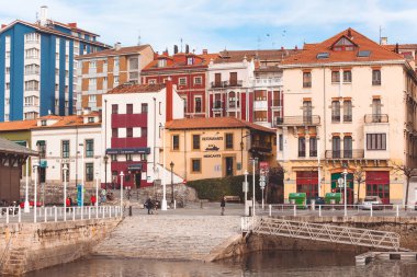 Görünüm üzerinde eski Port of Gijon, Asturias, İspanya