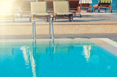 merdiven Yüzme Havuzu