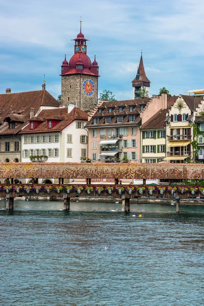 Vista do centro histórico da cidade de Luzern — Fotografia de Stock