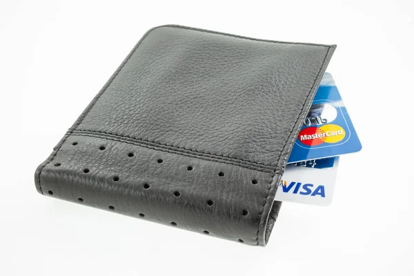 Visa en mastercard creditcards in een portefeuille — Stockfoto