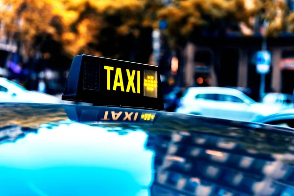 Vacant taxi detail — Stock Photo, Image