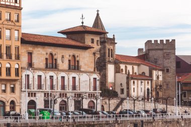 Görünüm üzerinde eski Port of Gijon, Asturias, İspanya