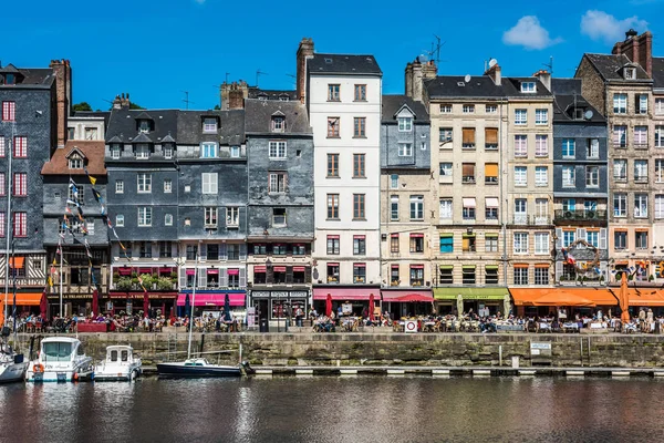 Honfleur harbour in der normandie, frankreich — Stockfoto