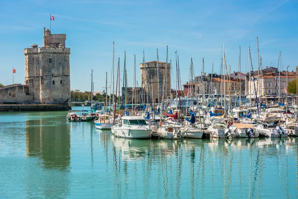 Iates no antigo porto de La Rochelle — Fotografia de Stock