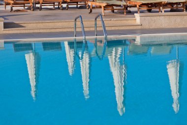 merdiven Yüzme Havuzu