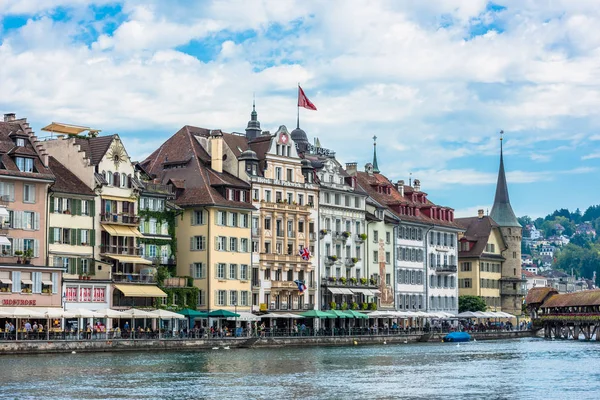 Vista do centro histórico da cidade de Luzern — Fotografia de Stock