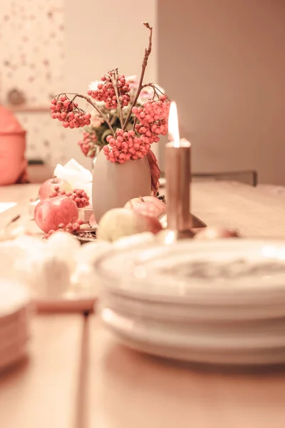 Décor de table d'automne pour le dîner de Thanksgiving de vacances — Photo