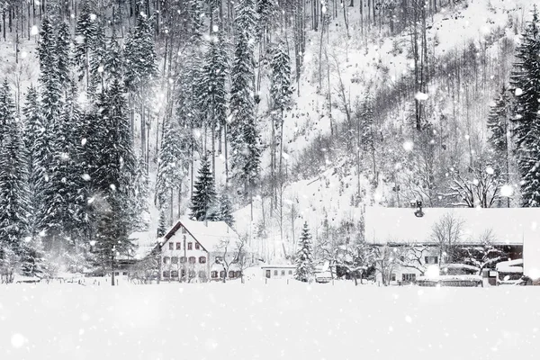 Vinter Snöig bayersk alpint landskap — Stockfoto