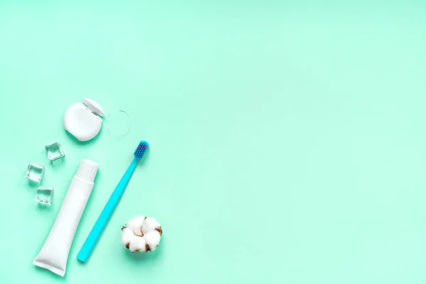 Teeth hygiene and oral care products flatlay — Stock Photo, Image