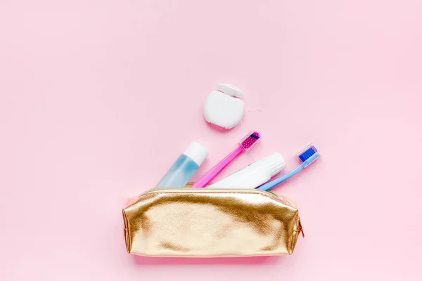 Teeth hygiene and oral care products flatlay — Stock Photo, Image