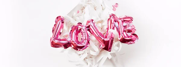 Concepto de amor. Globo rosa inflable con letras —  Fotos de Stock