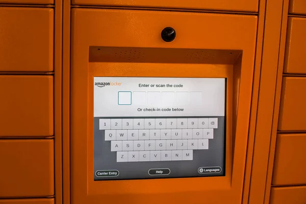 Amazon Locker Shopping Mall Orange Pick Point Mail Order Goods — стоковое фото