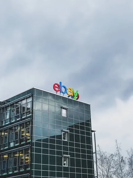 Ebay Logotipo Corporación Multinacional Estadounidense Comercio Electrónico Edificio Oficinas Compañía — Foto de Stock