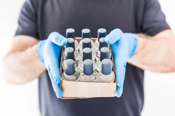 Гелевые Бутылки Дезинфекции Рук Руках Человека Латексных Медицинских Перчатках Защитной — стоковое фото