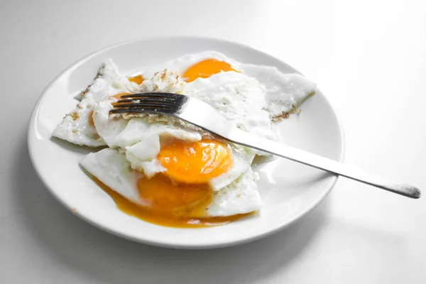 Huevos fritos para un desayuno sabroso — Foto de Stock