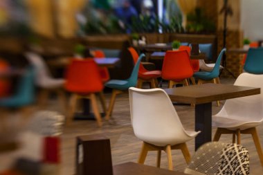 Modern café parlak renklerde iç