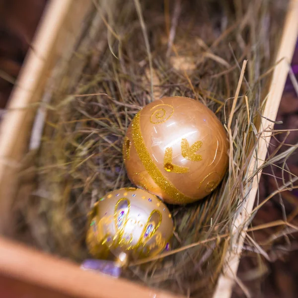 Tam sepeti Noel ağacı için farklı topları