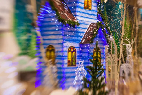 Christmas house and decorations with snow, blurred, sparking, gl — Stock Photo, Image