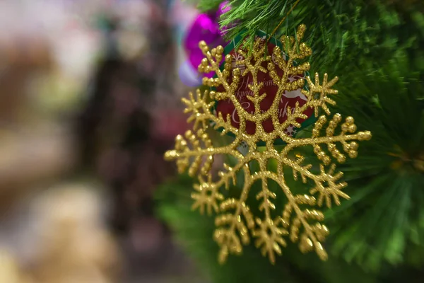 Christmas decoration with larke white snowflake on christmas tre — Stock Photo, Image