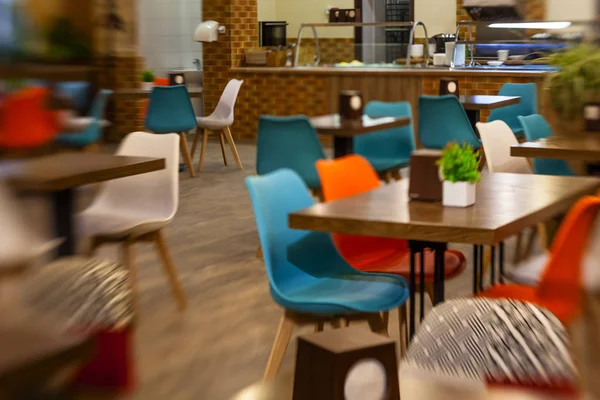 Modern café parlak renklerde iç
