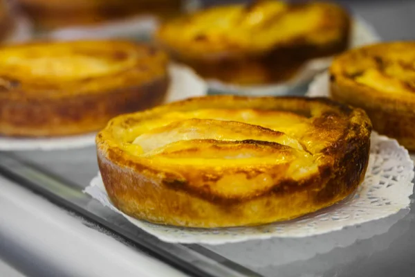 Bäckerei erfreut sich an Marktstand — Stockfoto