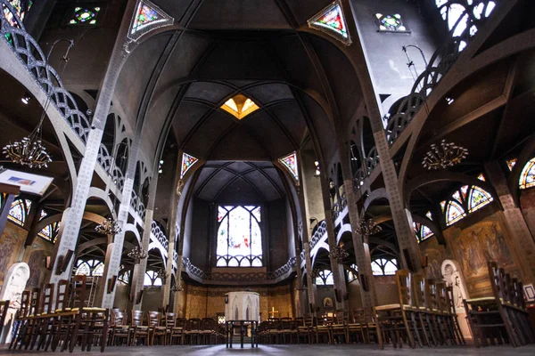 Vista interior da Catedral de Saint Jean de Montmartre — Fotografia de Stock