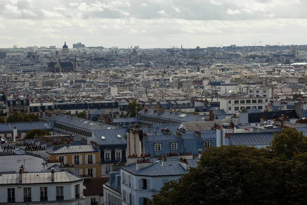 モンマルトル。調査プラットフォームから街の景色。パリ — ストック写真