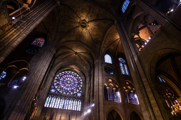 Notre Dame de Paris domkyrka interiör — Stockfoto