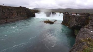 İzlanda'daki inanılmaz Godafoss şelale