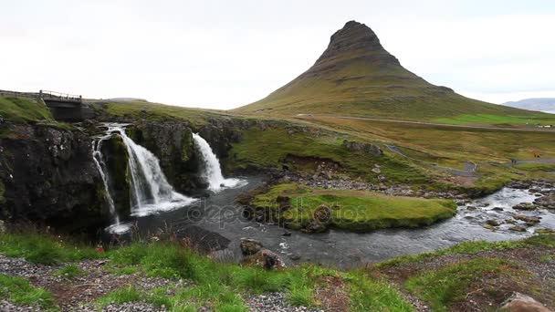 Kirkjufellsfoss Kirkjufell Північній Ісландії Статичний Постріл — стокове відео