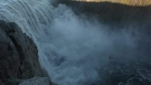 Gullfoss Der Berühmte Isländische Wasserfall Der Zum Goldenen Kreis Gehört — Stockvideo