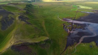 Gökyüzünden ve İHA 'dan alınan İzlanda manzaraları.