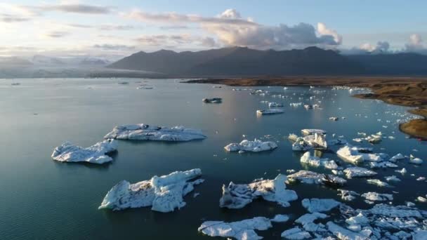 Küresel Isınma Klim Değişikliği Kavramı Buzdağları Jokulsarlon Buzul Lagoon Içinde — Stok video