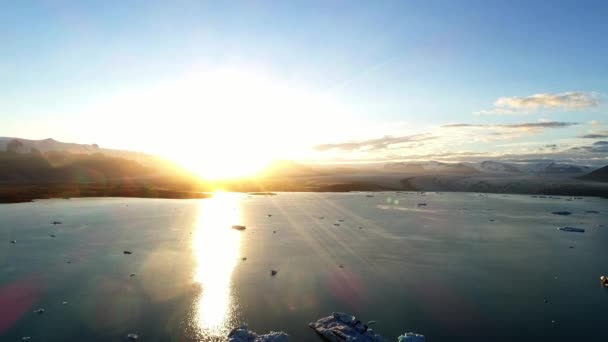 全球变暖的气候变化概念 冰山在 Jokulsarlon 冰川泻湖 — 图库视频影像
