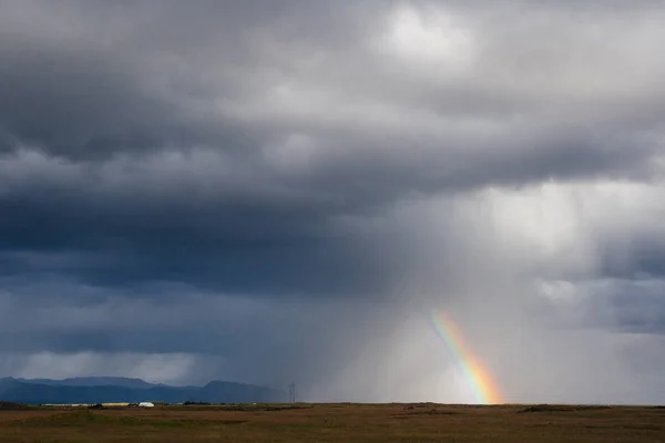 Naturaleza de Islandia, cielo dramático y tormenta — Foto de Stock