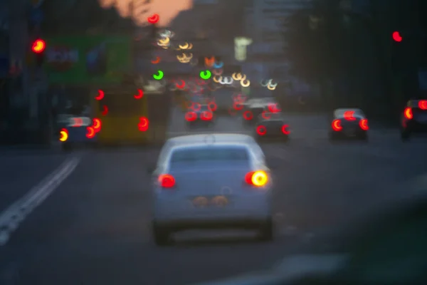 Widok ulicy z wystrojem rozmycie bokeh sceny — Zdjęcie stockowe