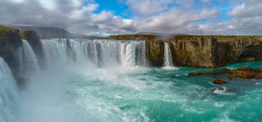 Godafoss, İzlanda şelale. Isla kuzeyinde yer alan