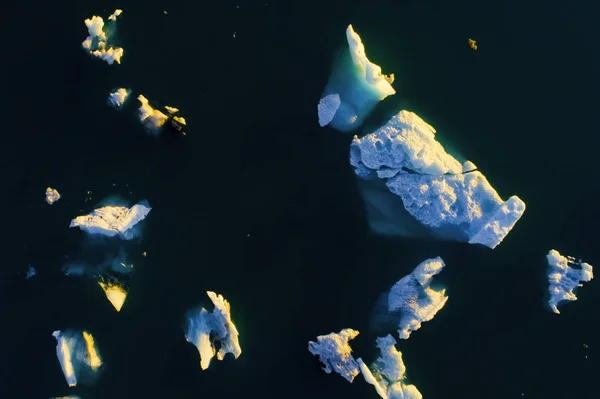 Glacier lagoon in IJsland suring de zonsondergang — Stockfoto