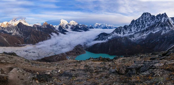 Sonnenuntergang über den gokyo Seen, vom gokyo ri Berg — Stockfoto