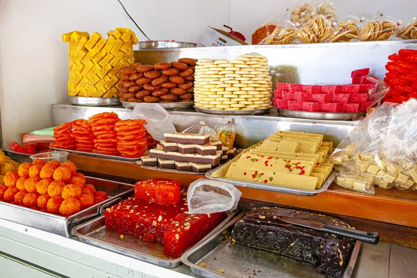 Dulces Asiáticos Tradicionales Mercado Callejero Cerca Las Cuevas Batu Malasia — Foto de Stock