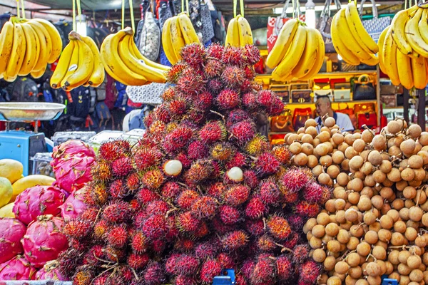 Kuala Lumpur Malásia Janeiro 2020 Sortimento Frutas Asiáticas Exóticas Mercado — Fotografia de Stock