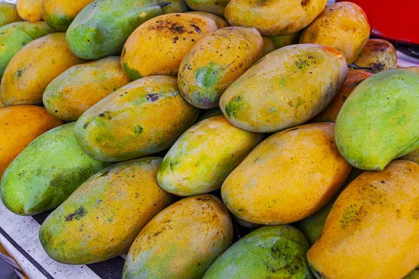 Γλυκό Νόστιμο Μάνγκο Στην Αγορά Φόντο Φρούτων — Φωτογραφία Αρχείου